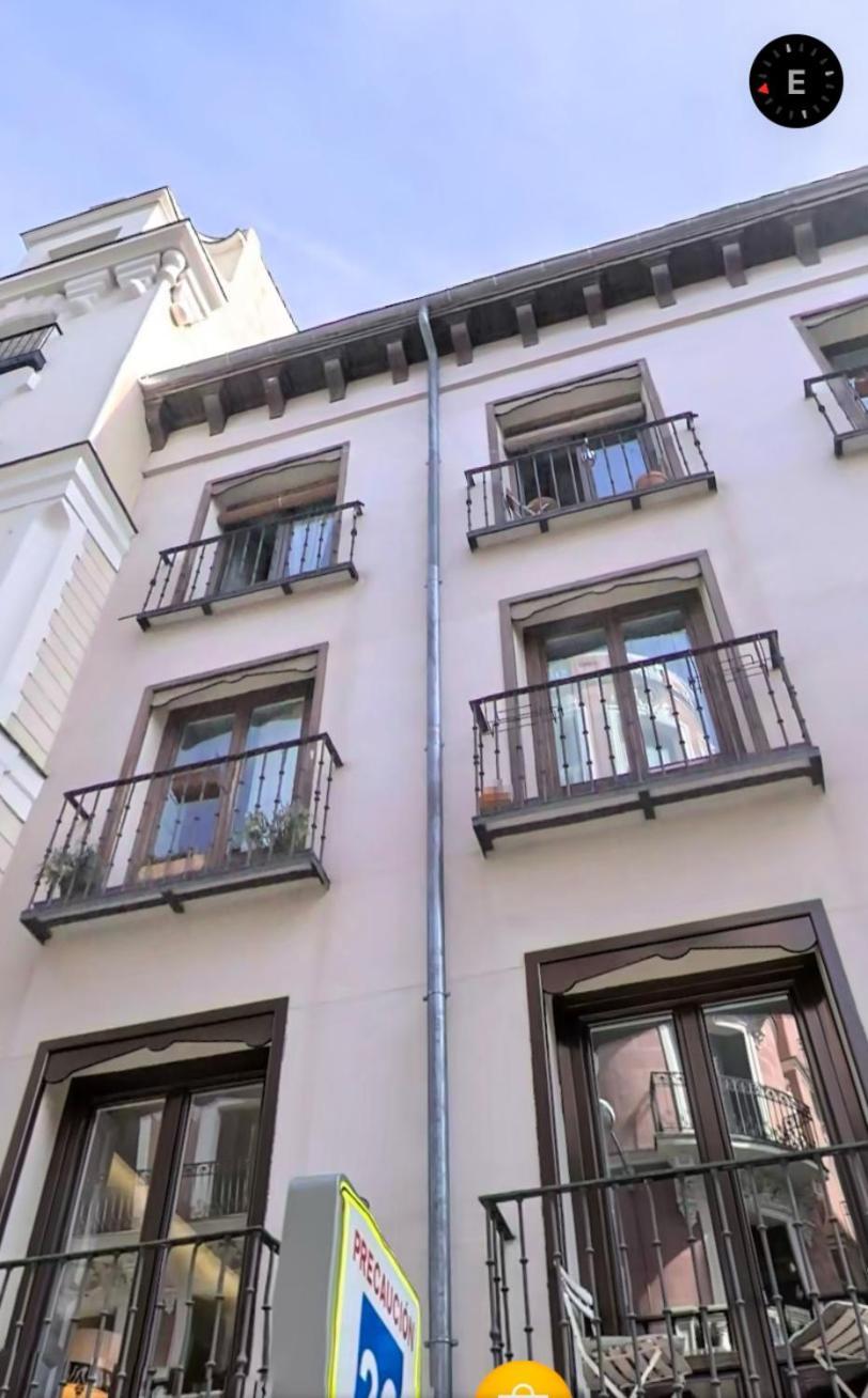 Hortaleza 72 Calle, Preciosa Buhardilla Entre Chueca Y Malasana Apartment Madrid Luaran gambar